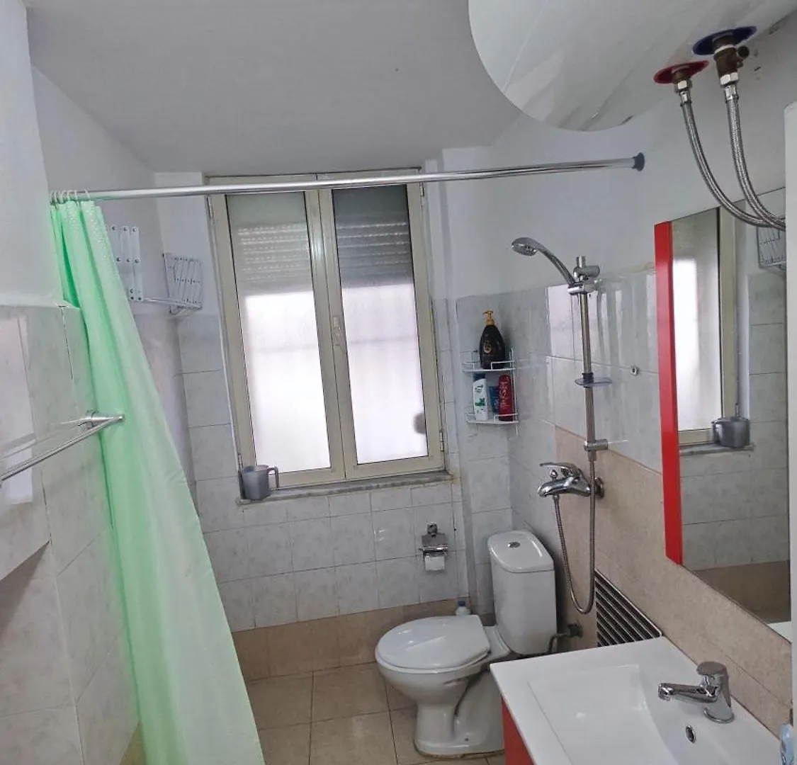 Redi'S Apartments Tirana Albanien